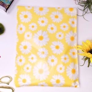 50 pieces 10x13 daisy design poly mailer